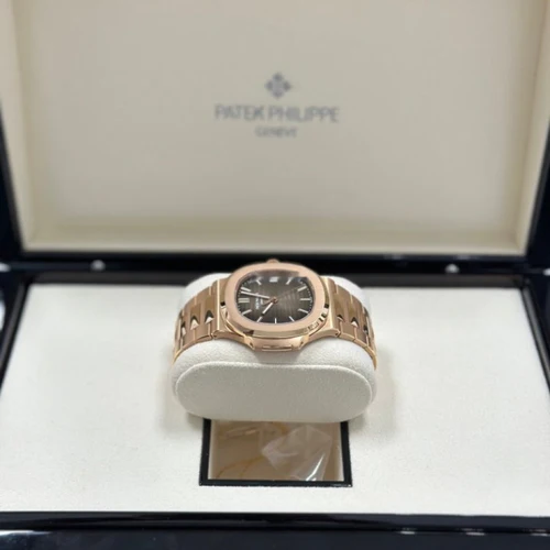 Patek Philippe 5711/1R-001 Nautilus Rose Gold Chocolate Dial - Image 2