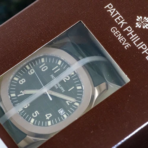 Patek Philippe 5168G Aquanaut khaki green - Image 2