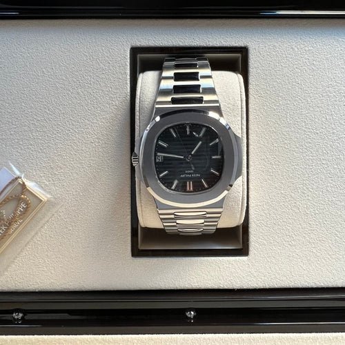 Patek Philippe Nautilus 5711/1A-010 - Image 2