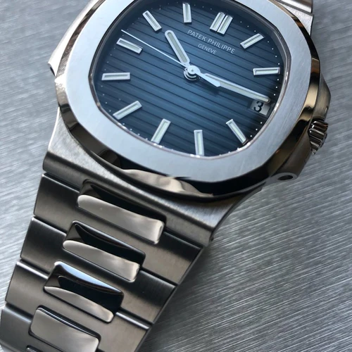 Patek Philippe Nautilus 5711/1A Stainless Steel - Image 3