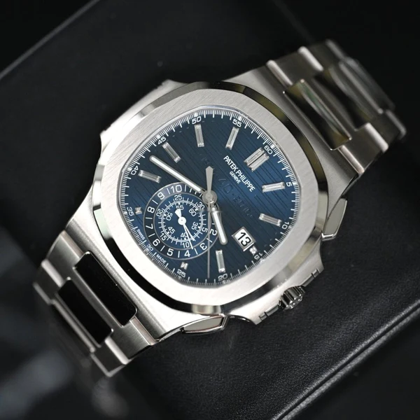 Patek Philippe Nautilus 5976/1G Chronograph 40th Anniversary White Gold - Image 2