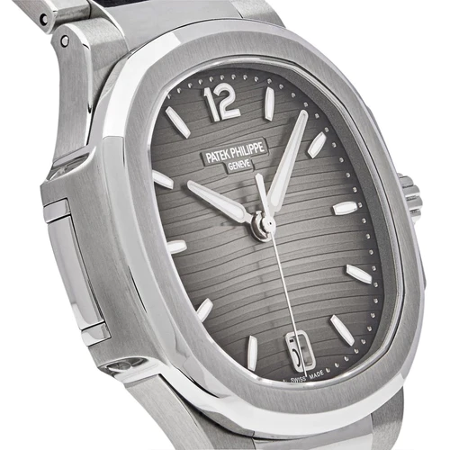 Patek Philippe Nautilus 7118/1A-011 Ladies - Image 3